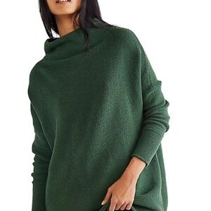 EUC size large Free People Ottoman sweater. No rips, stains or holes.
